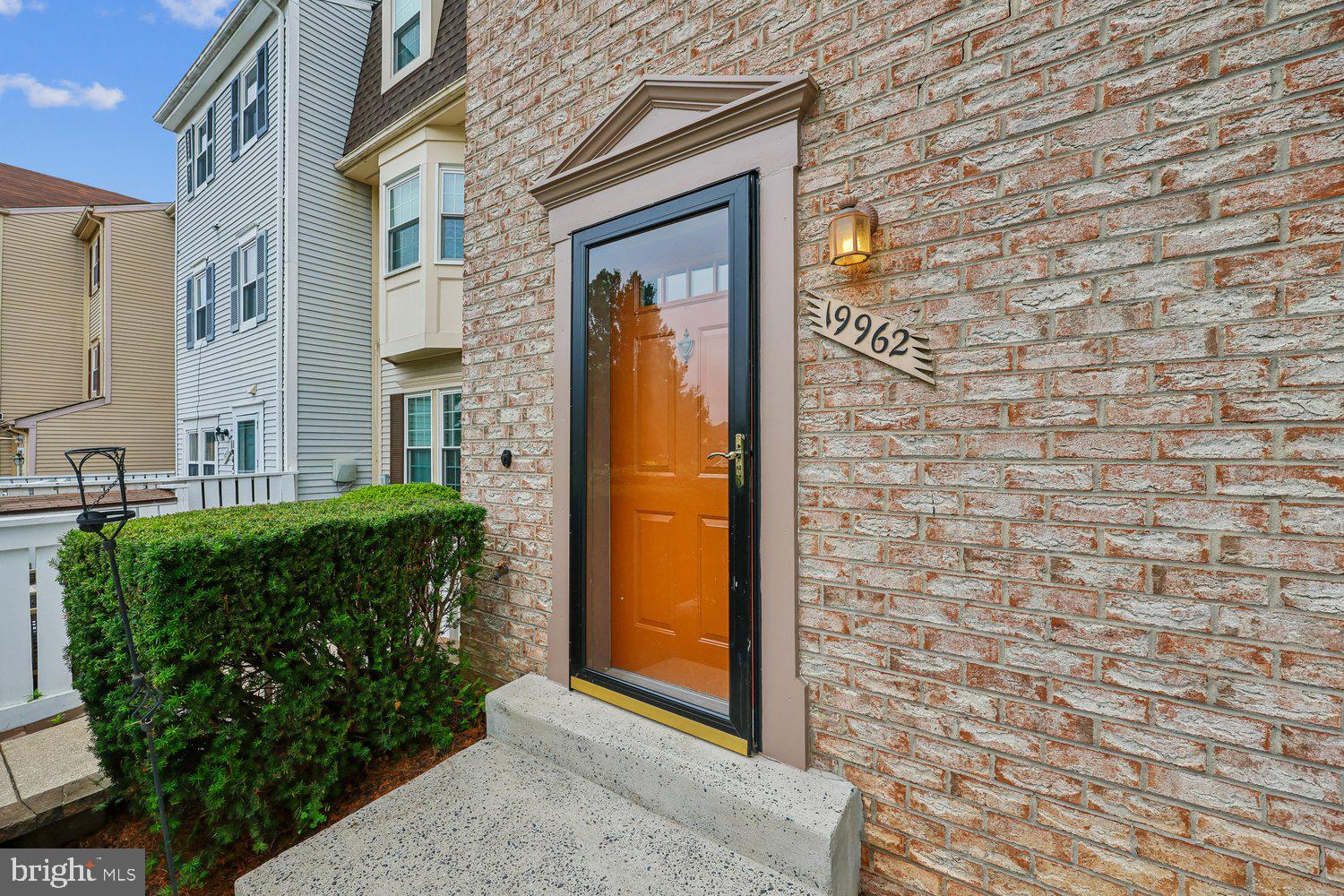 19962 APPLEDOWRE CIRCLE 400