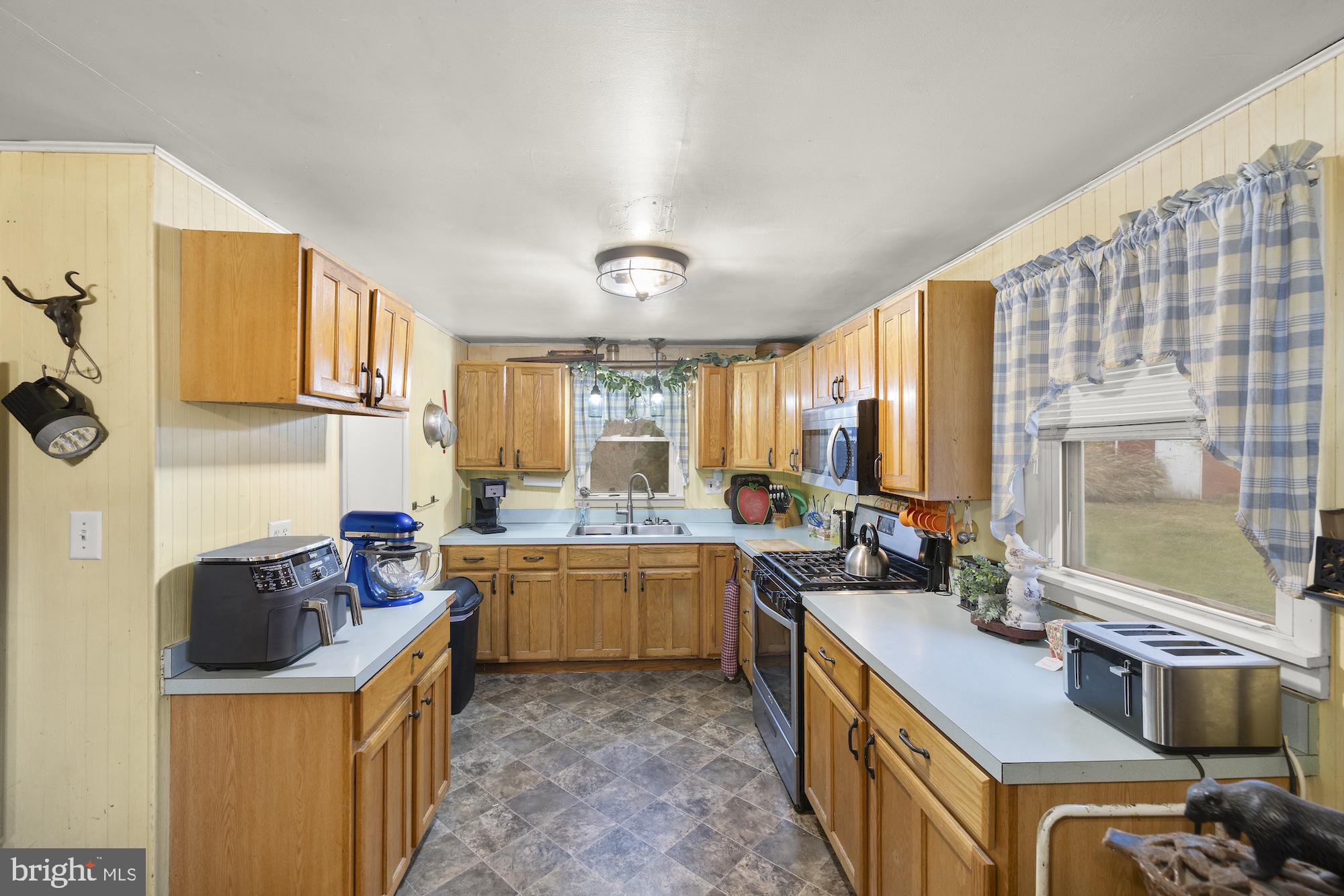 NONE, RURAL - Residential