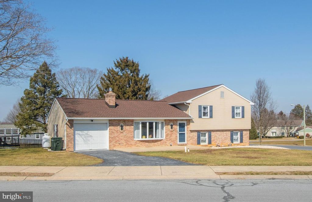 Photo of 315 W Broad Street, NEW HOLLAND, PA 17557 (MLS # PALA2083834)