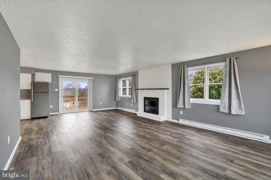 Photo of 856 Sunnyside Road, YORK, PA 17408 (MLS # PAYK2095608)