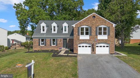 Photo of 14632 Locustwood Lane, SILVER SPRING, MD 20905 (MLS # MDMC2238312)