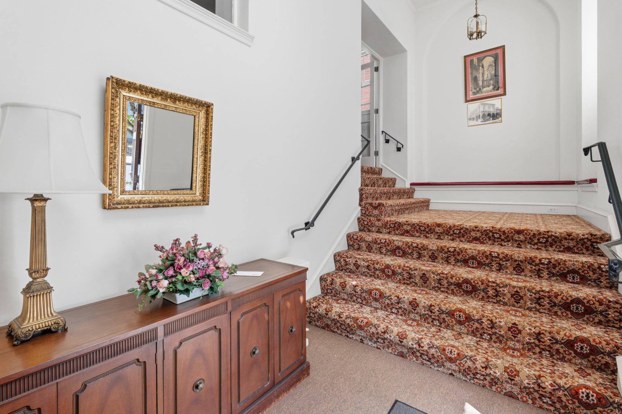 EAST FALLS - Commercial Sale