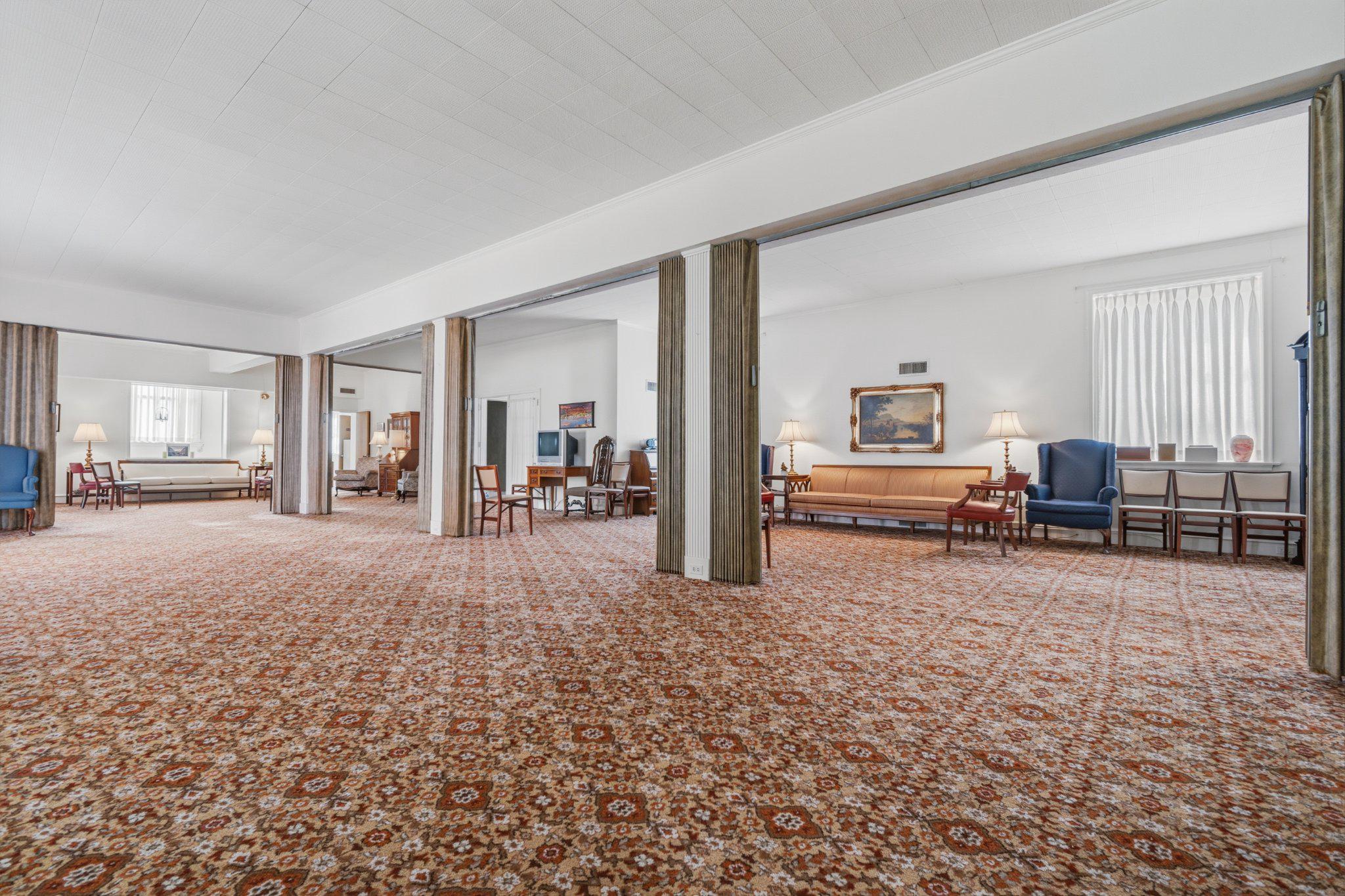 EAST FALLS - Commercial Sale