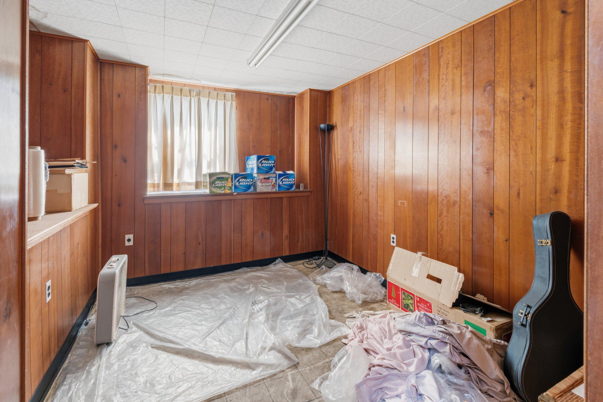 EAST FALLS - Commercial Sale