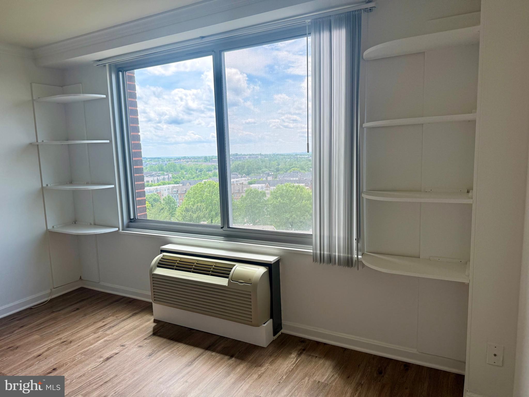 WASHINGTONIAN TOWER - Residential Lease