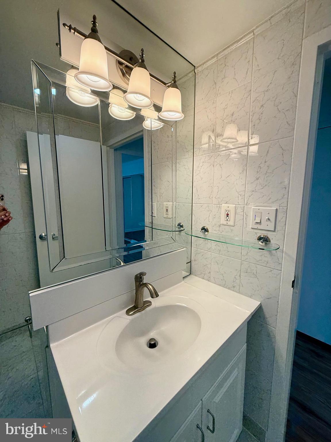 WASHINGTONIAN TOWER - Residential Lease