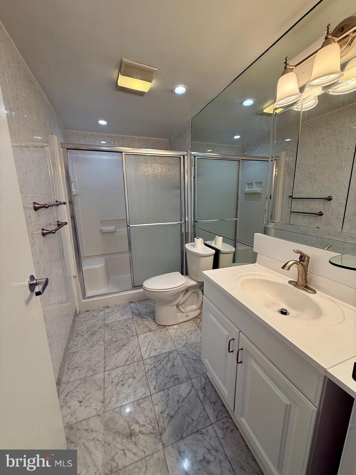 WASHINGTONIAN TOWER - Residential Lease