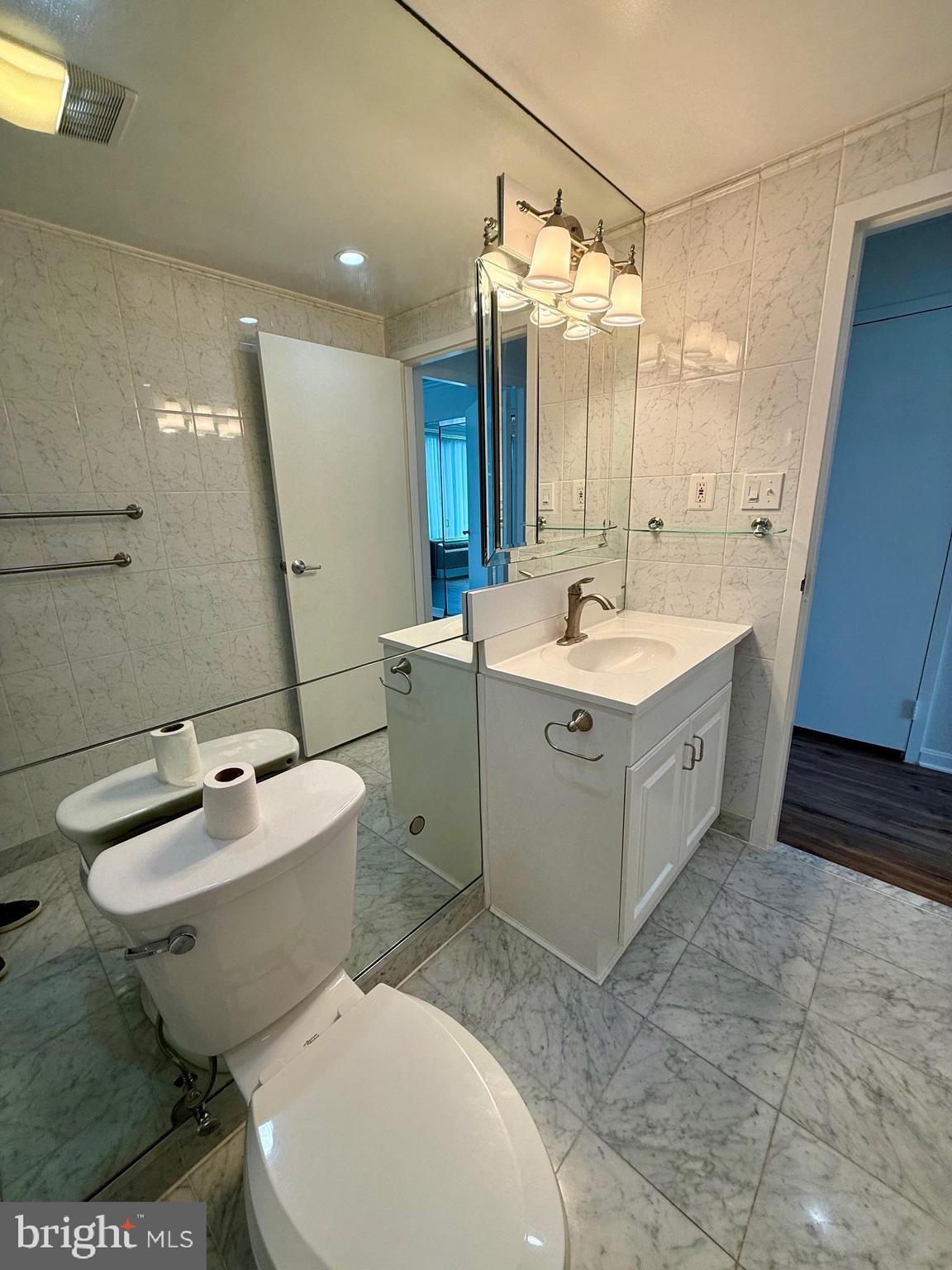 WASHINGTONIAN TOWER - Residential Lease