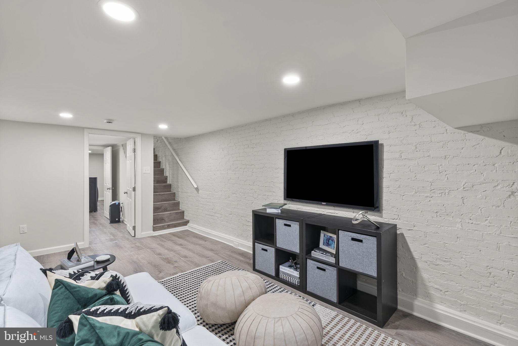 MCELDERRY PARK - Residential