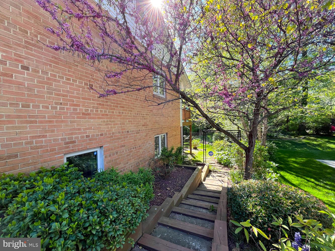 MONTROSE - Residential