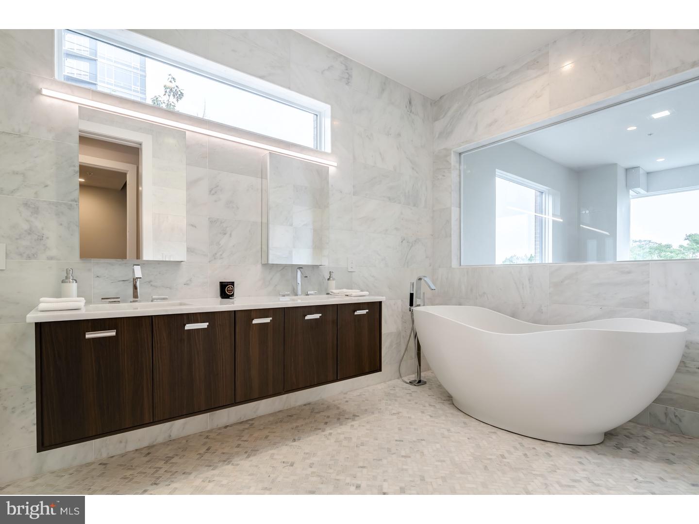 SOCIETY HILL - Residential