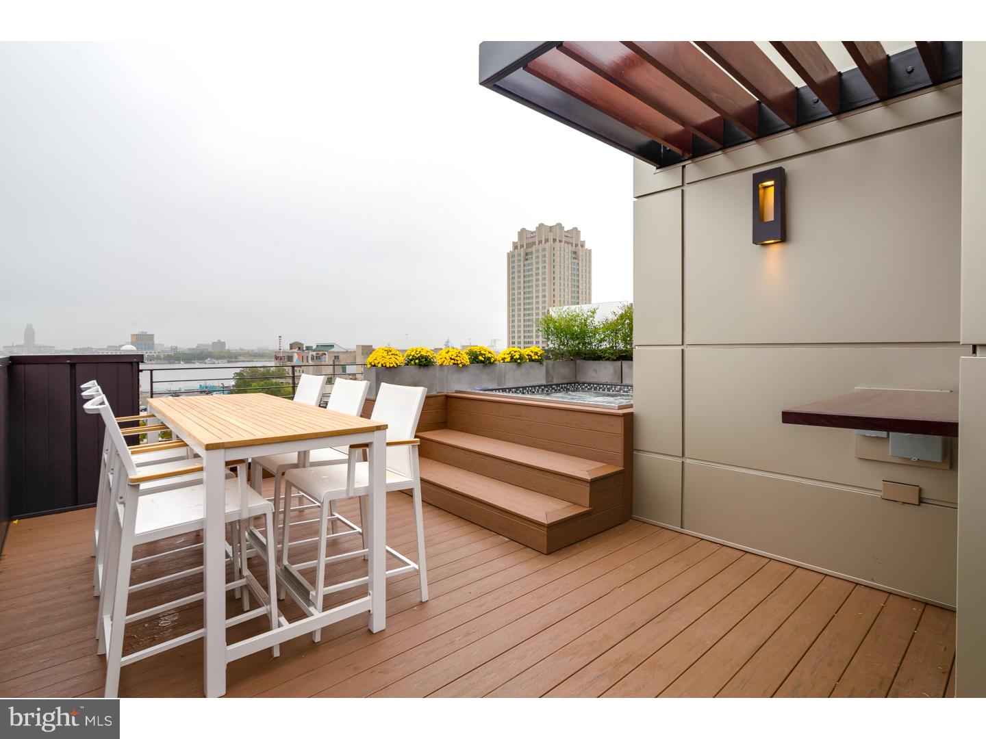 SOCIETY HILL - Residential