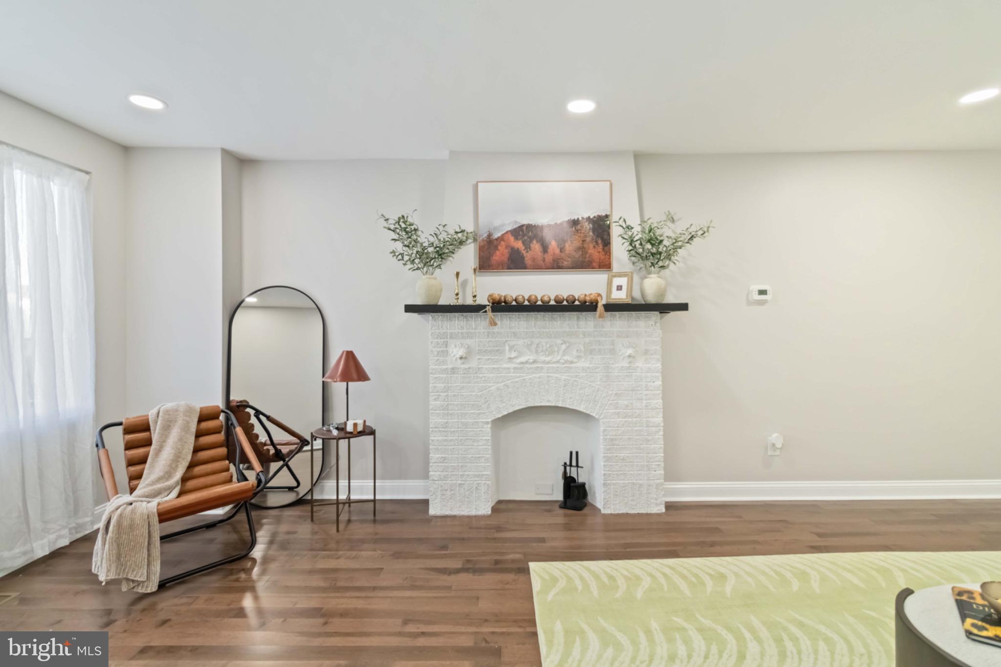 WEST OAK LANE - Residential