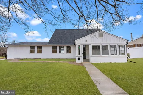 64 Vividleaf Lane, Levittown, PA MLS: PABU2110174
