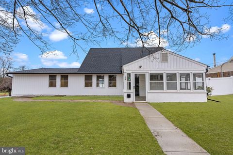 64 VIVIDLEAF LANE LEVITTOWN PA 19054