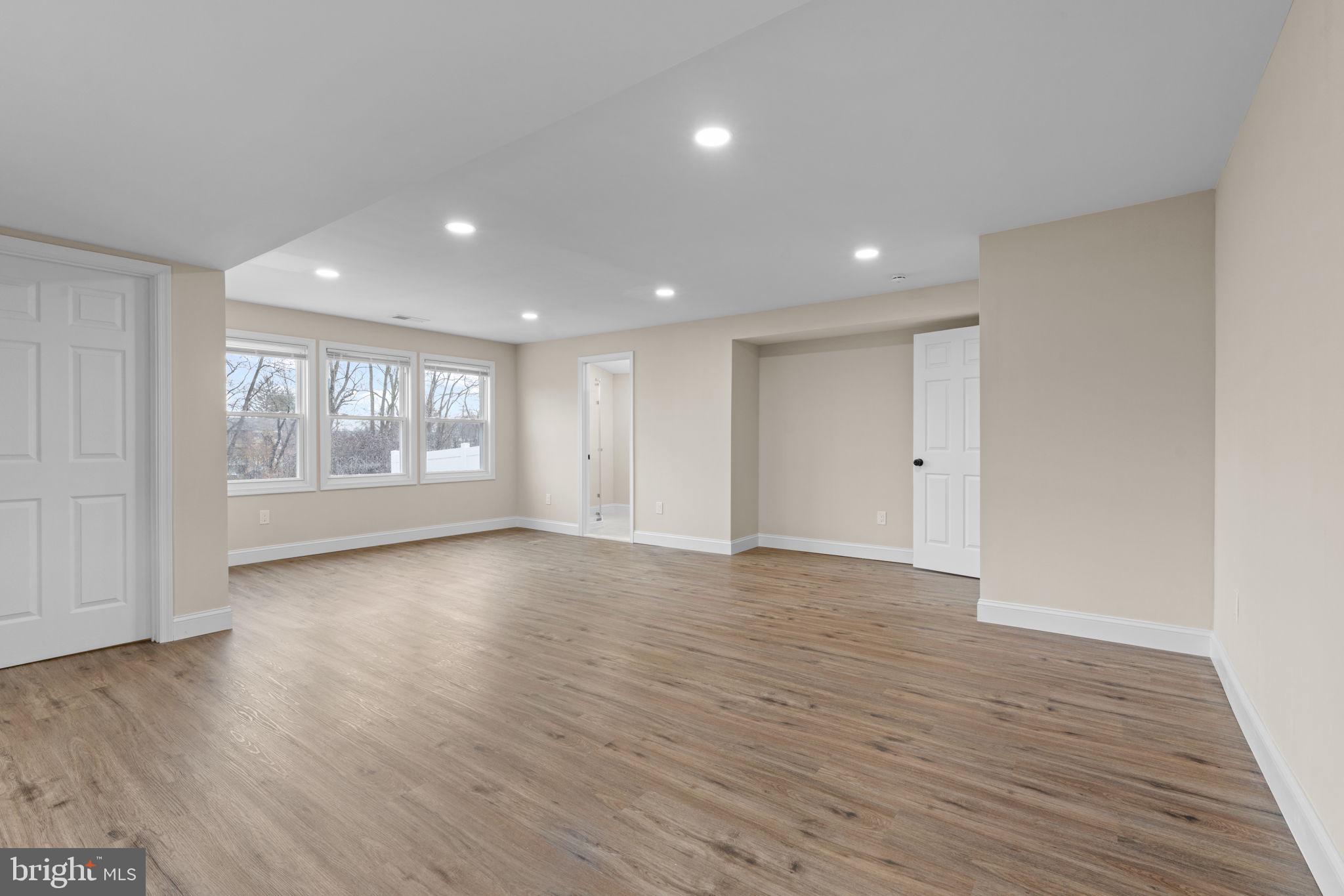 VERMILION HILL - Residential