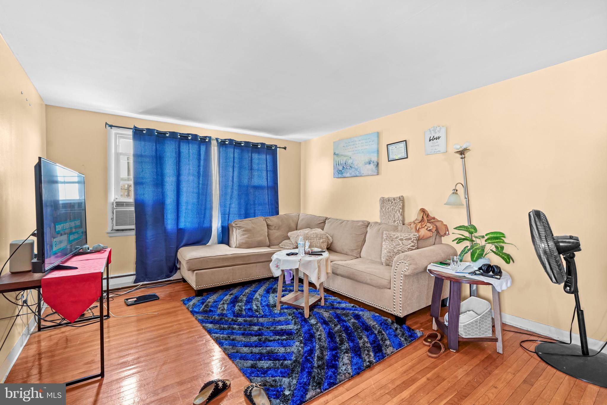 BEVERLY HILLS - Residential