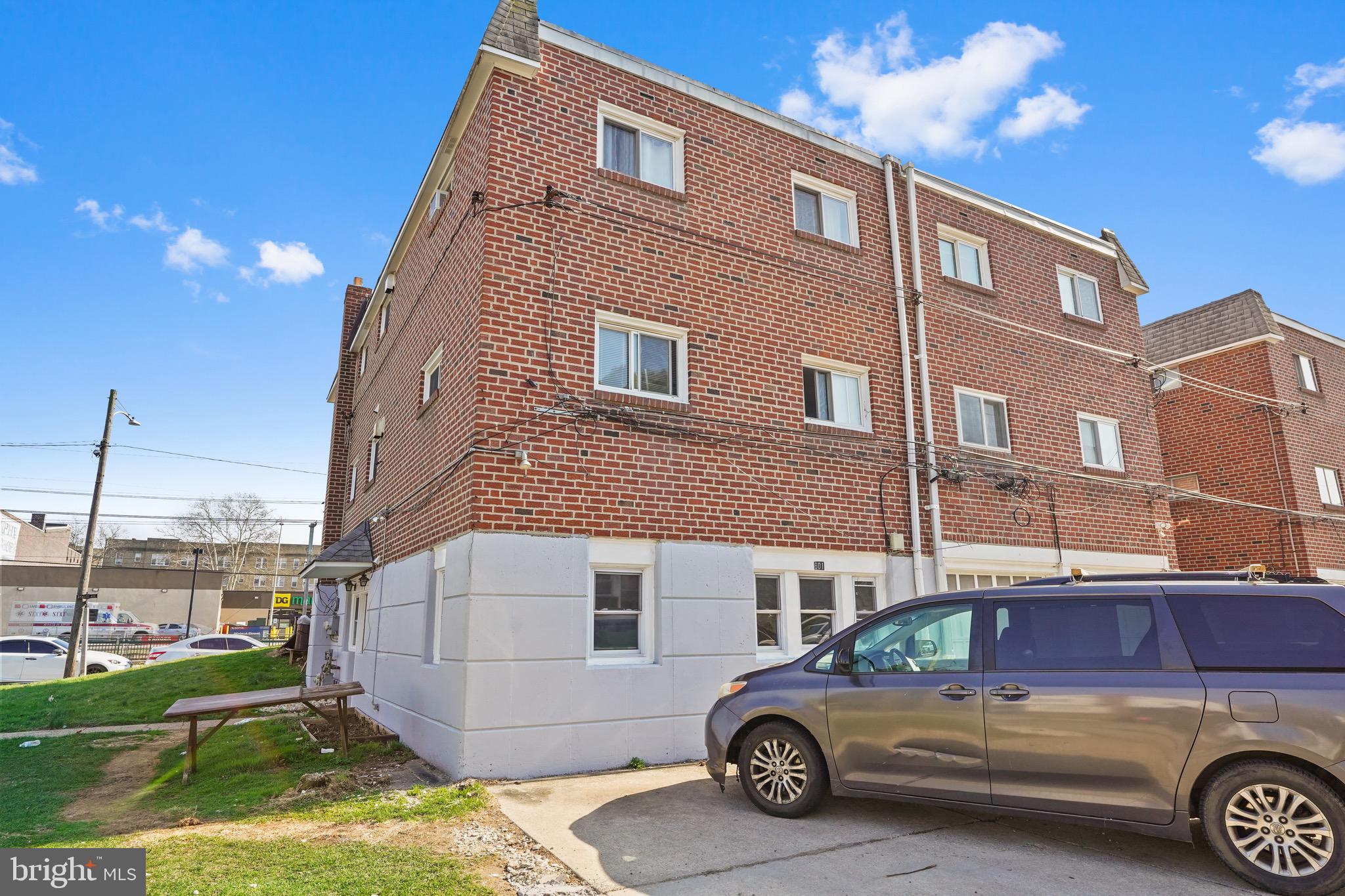 BEVERLY HILLS - Residential