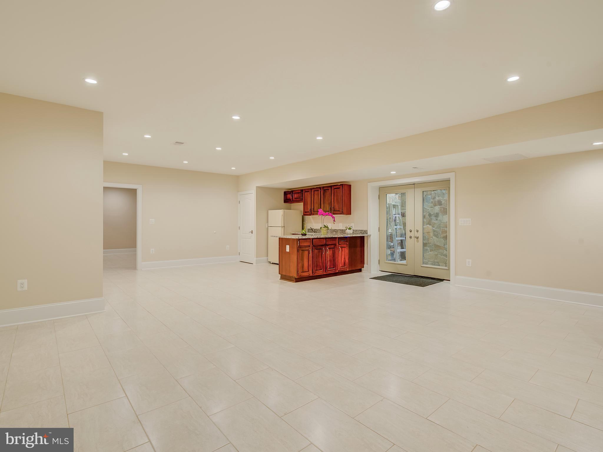 WEST MC LEAN - Residential Lease