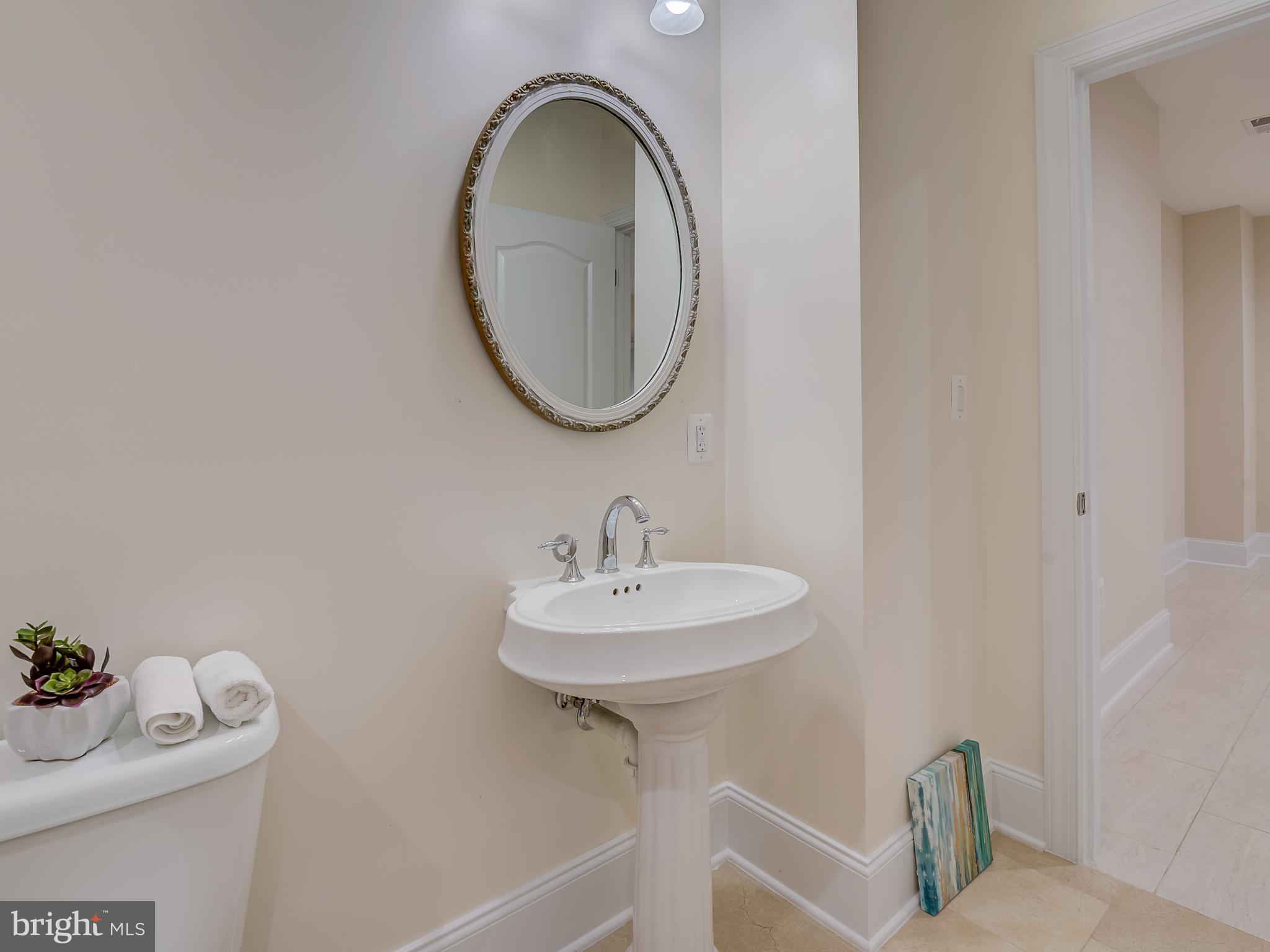 WEST MC LEAN - Residential Lease