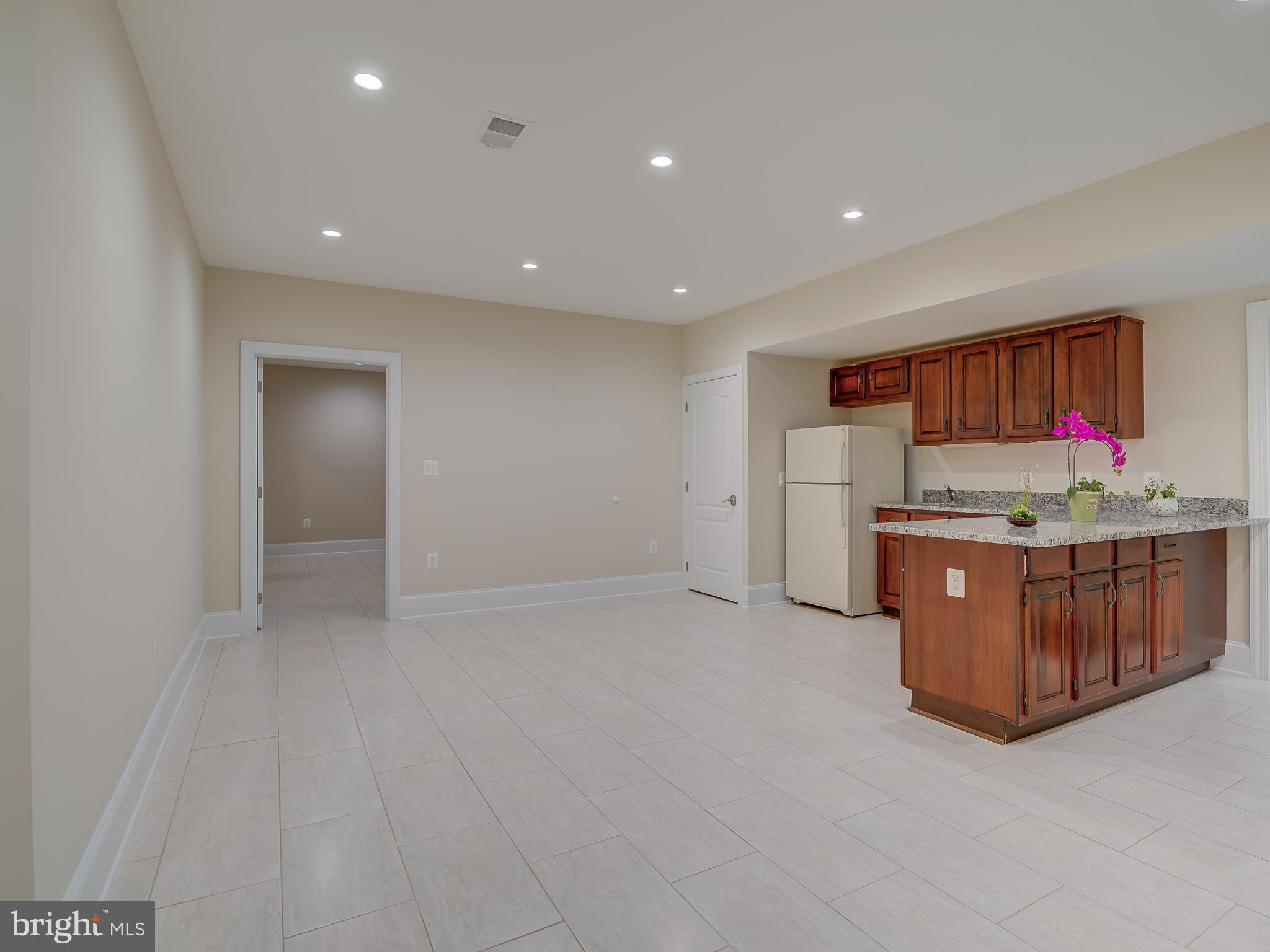 WEST MC LEAN - Residential Lease