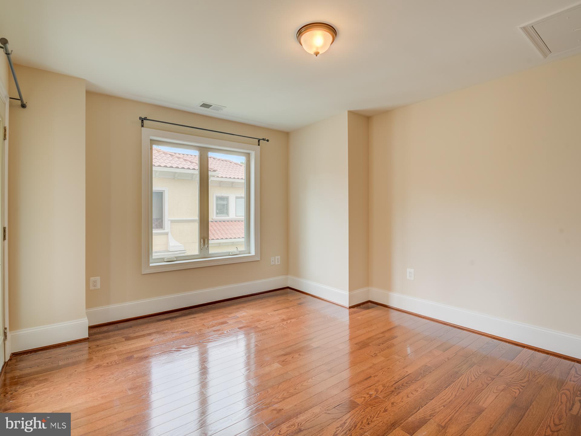 WEST MC LEAN - Residential Lease