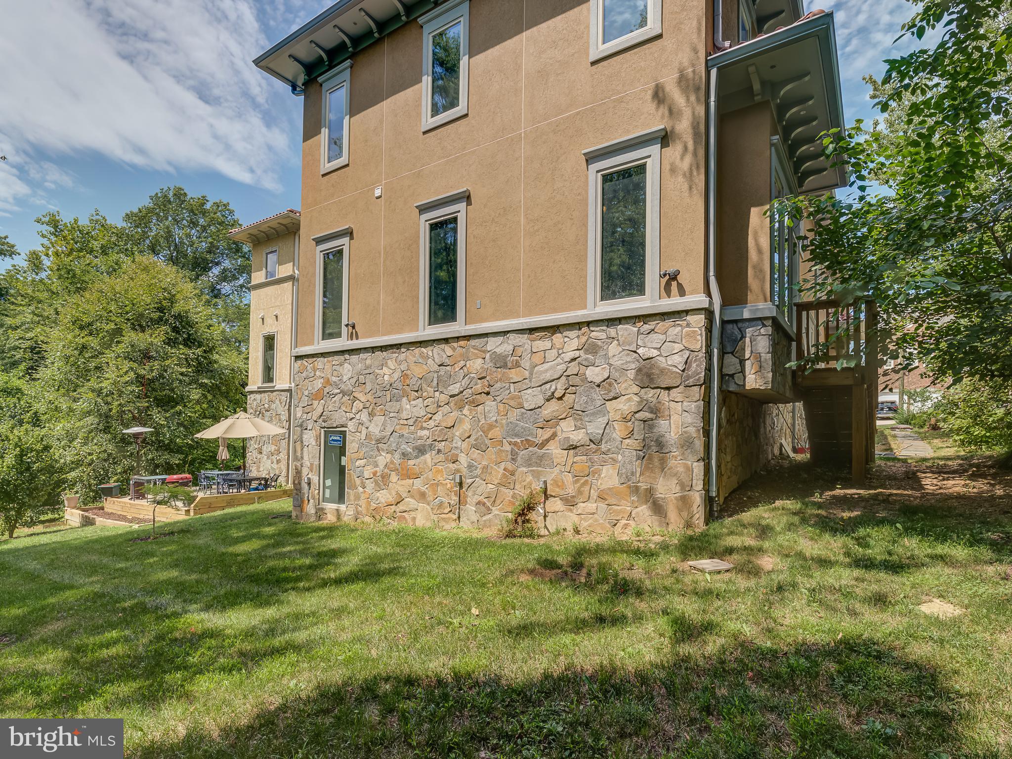 WEST MC LEAN - Residential Lease