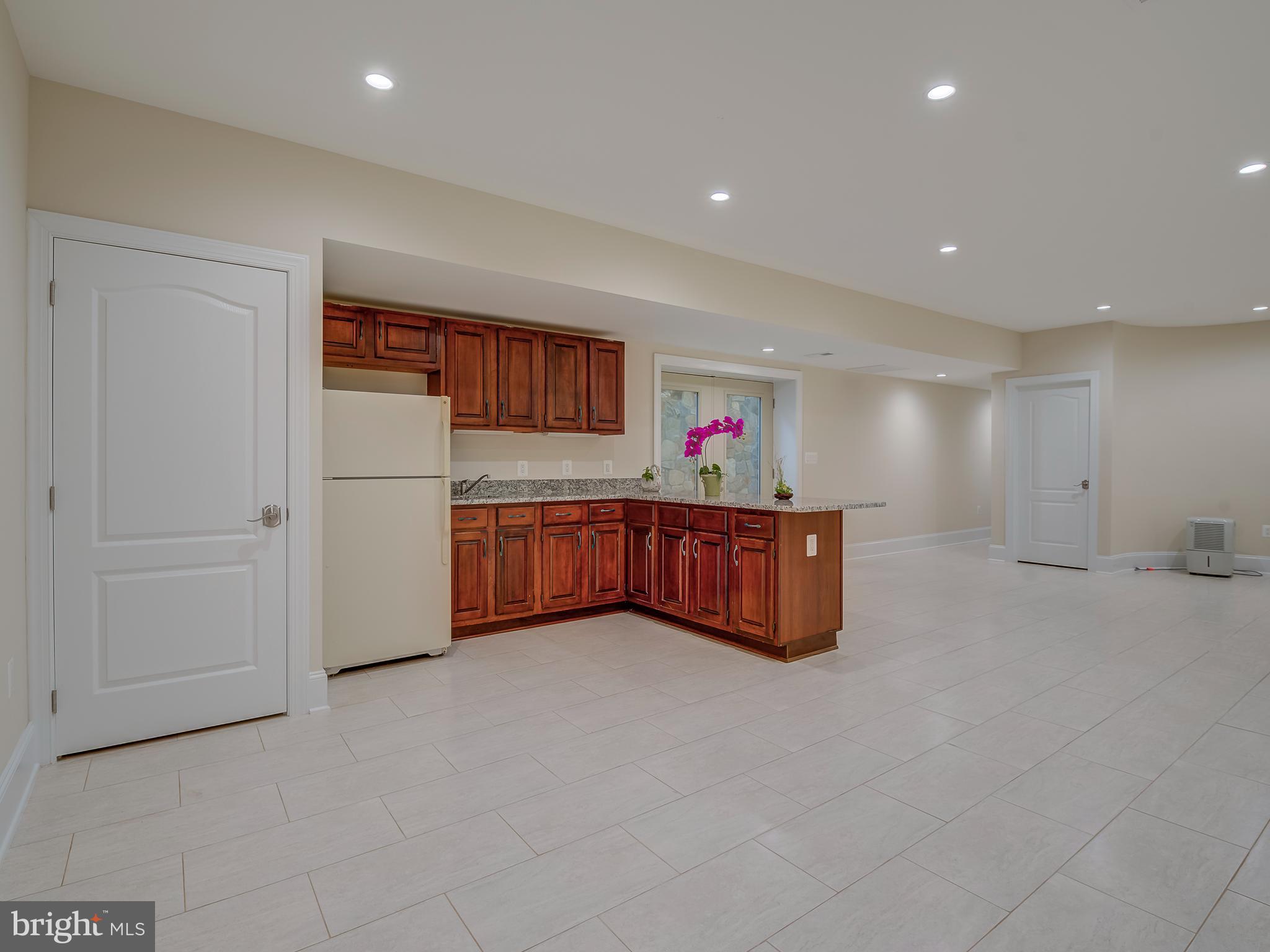 WEST MC LEAN - Residential Lease