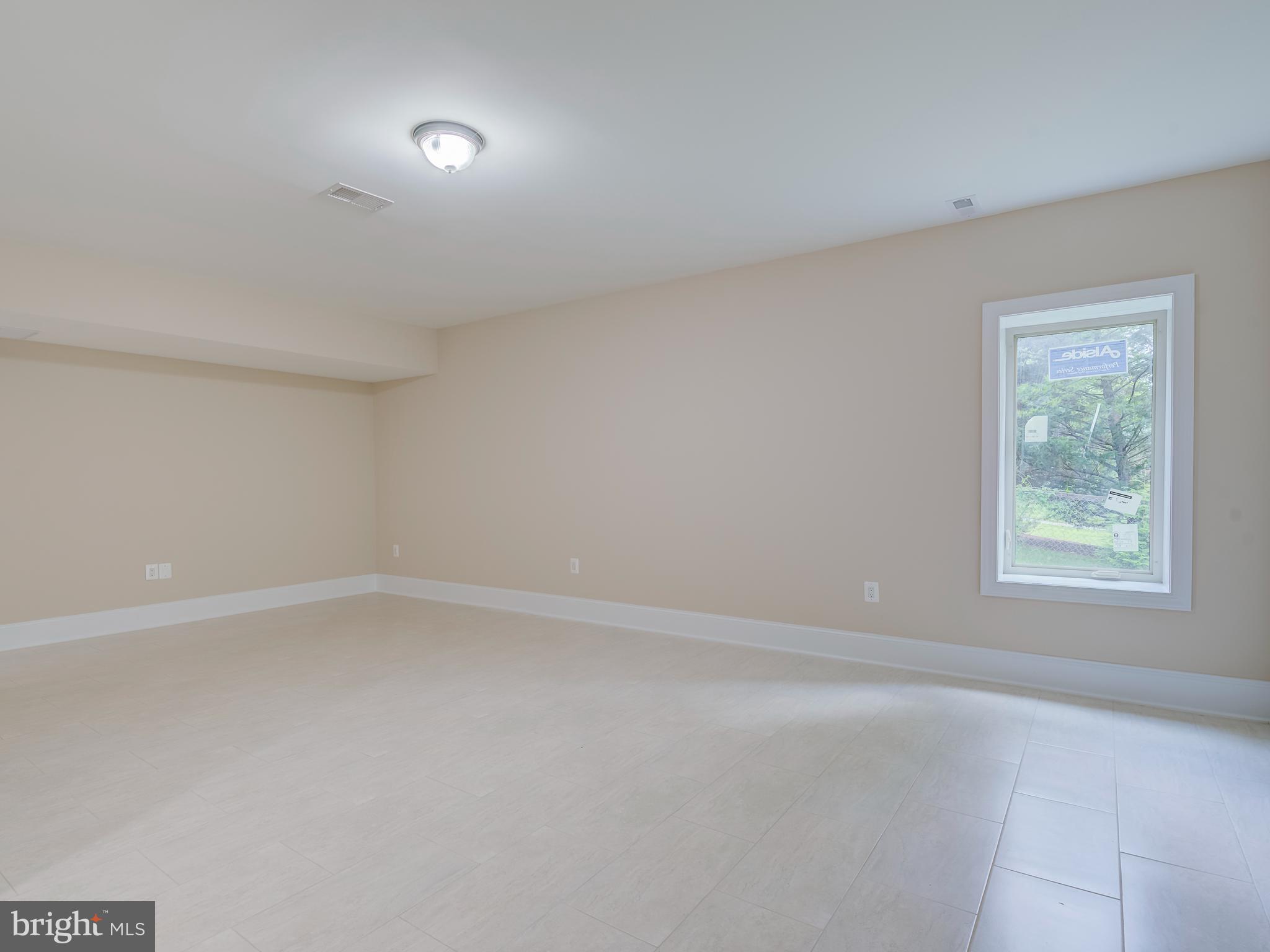 WEST MC LEAN - Residential Lease