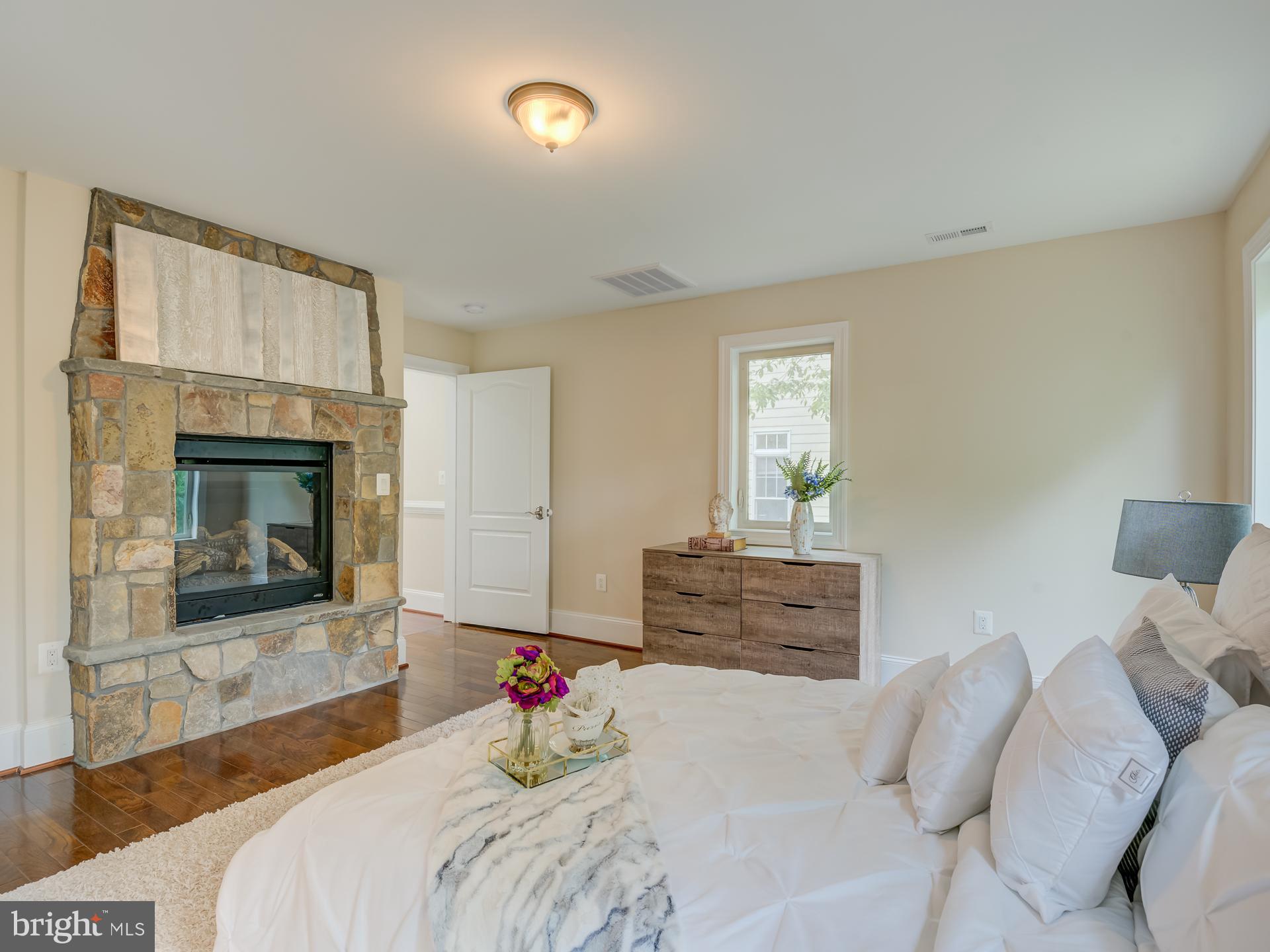 WEST MC LEAN - Residential Lease