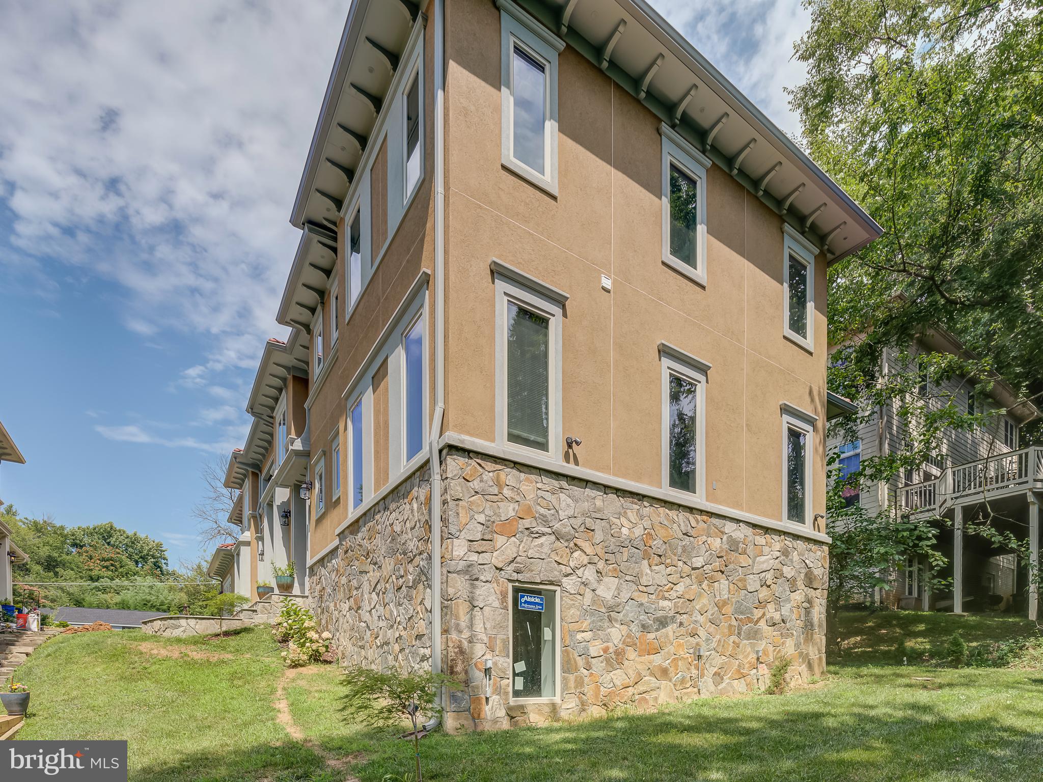 WEST MC LEAN - Residential Lease