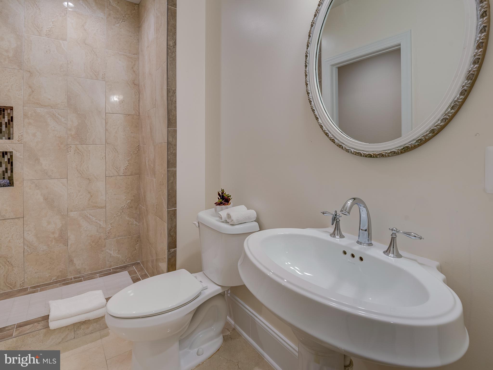 WEST MC LEAN - Residential Lease