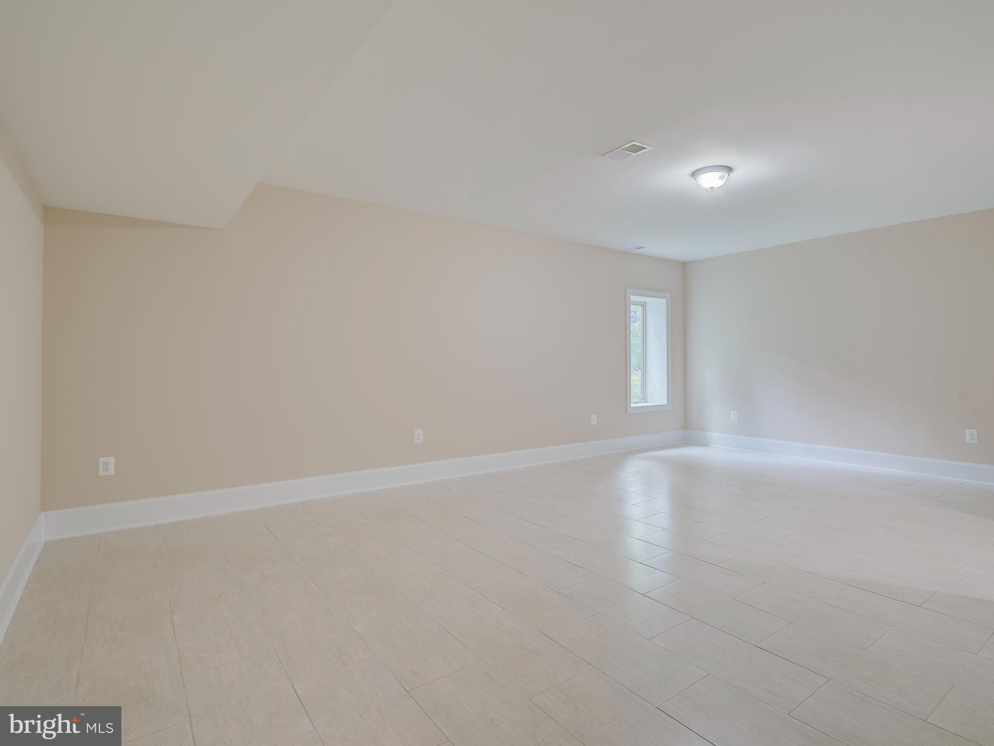 WEST MC LEAN - Residential Lease