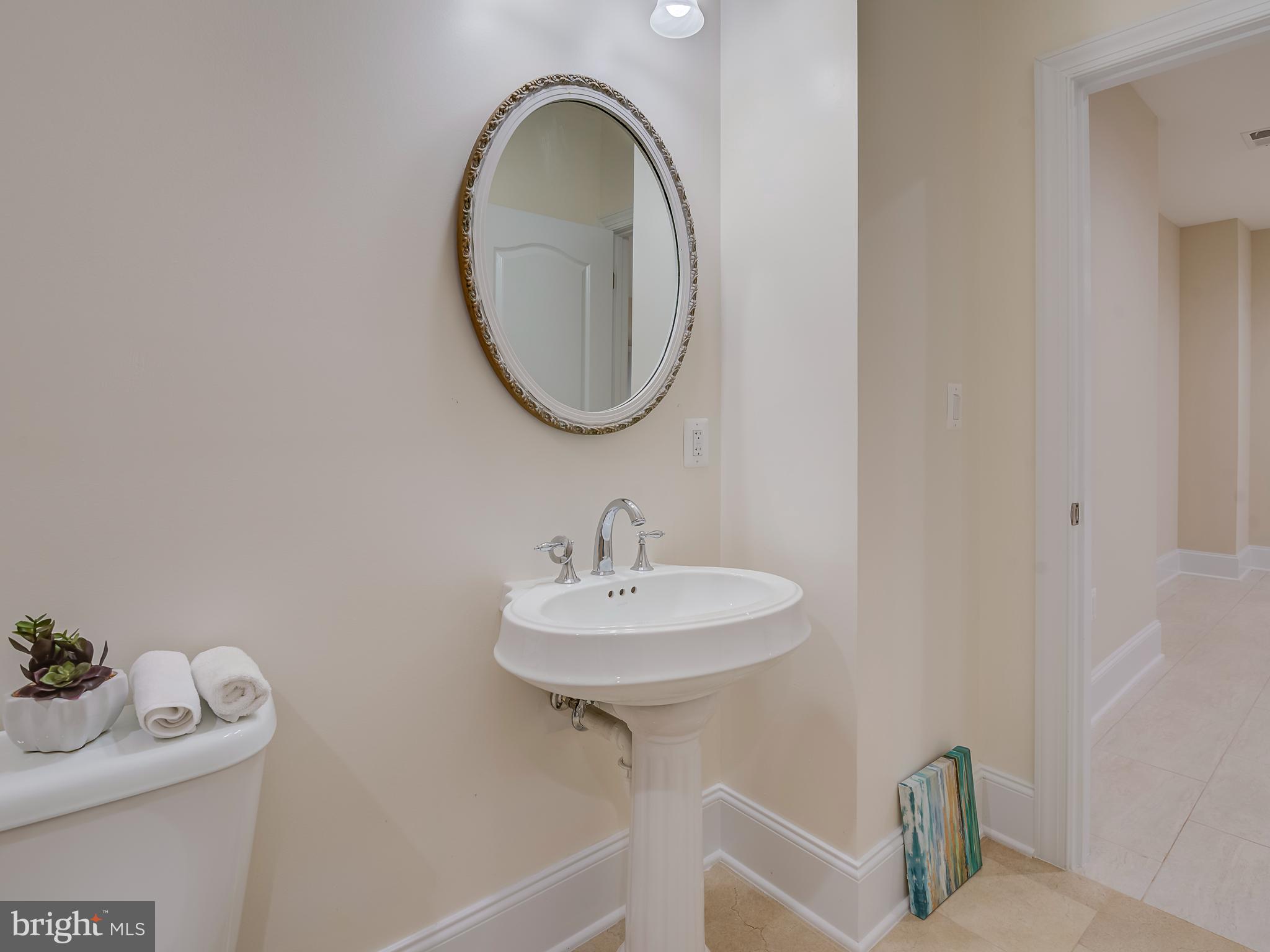 WEST MC LEAN - Residential Lease