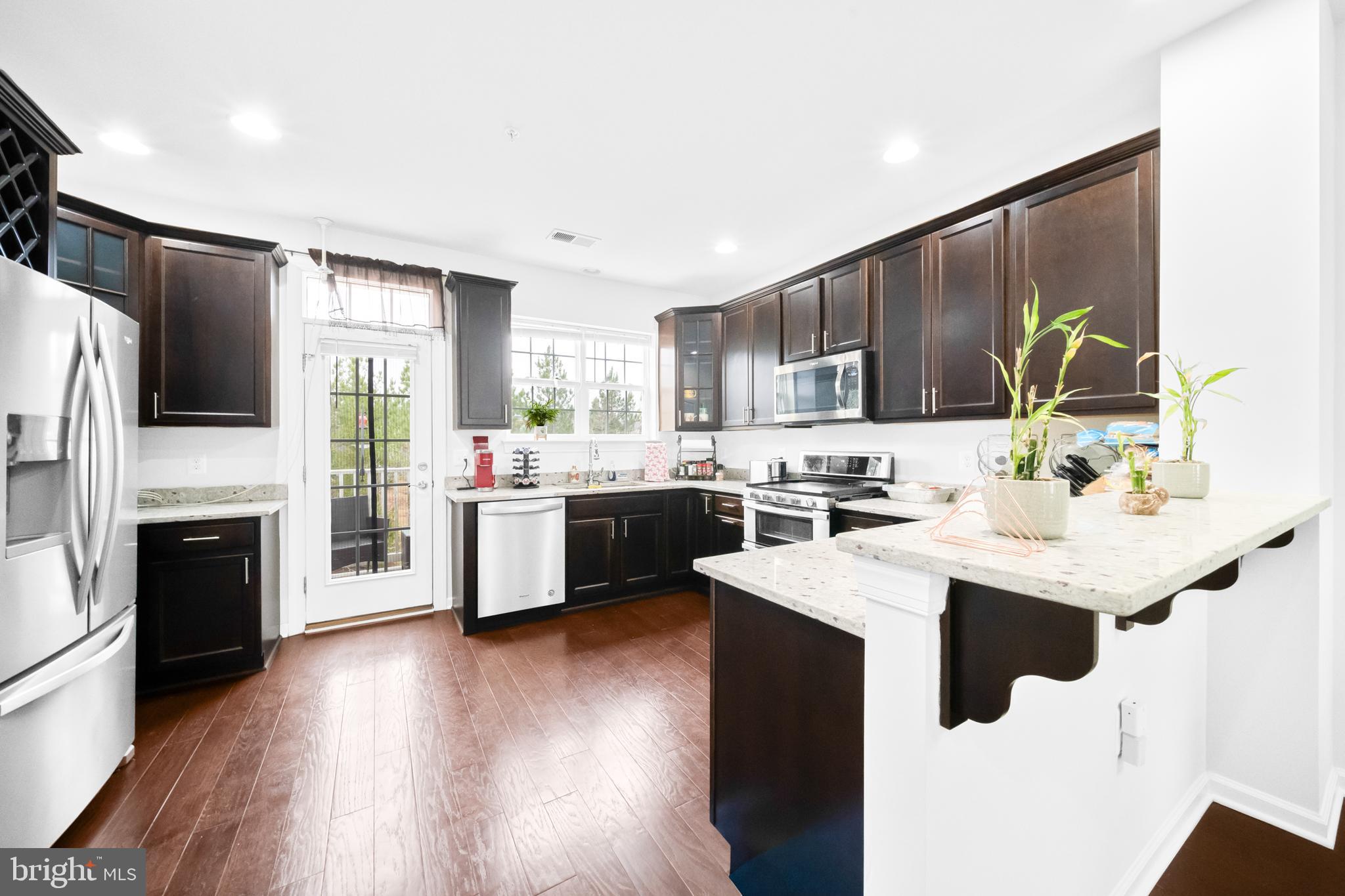 7370 RIDING MEADOW WAY