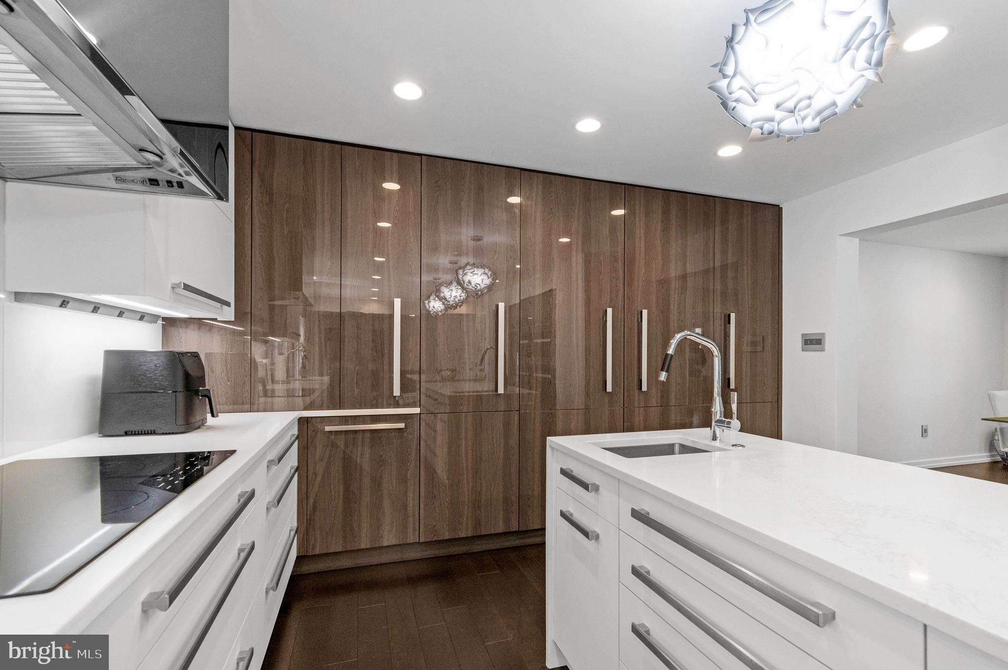 VILLAGE OF RIVER HILL - Residential