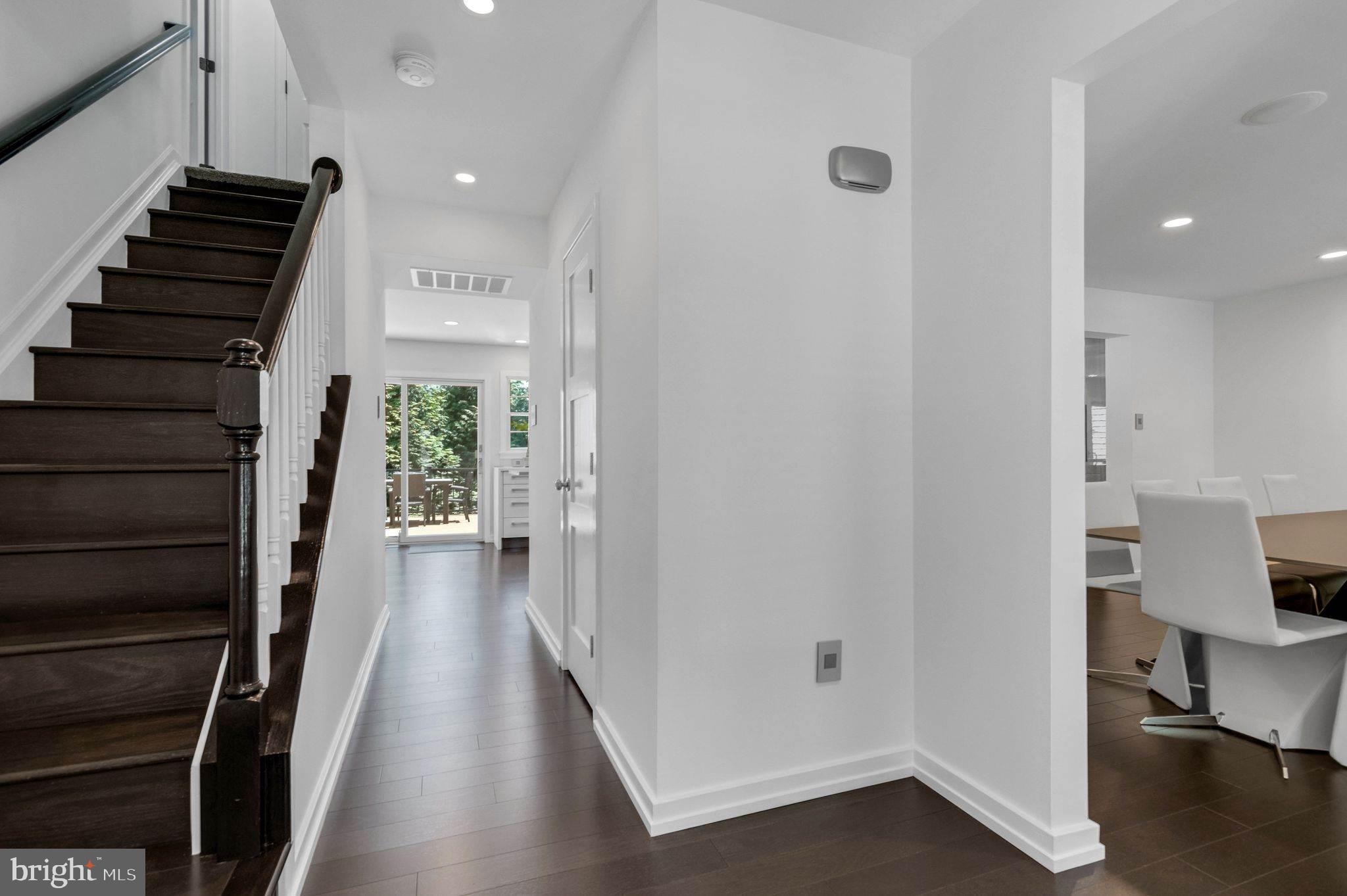 VILLAGE OF RIVER HILL - Residential