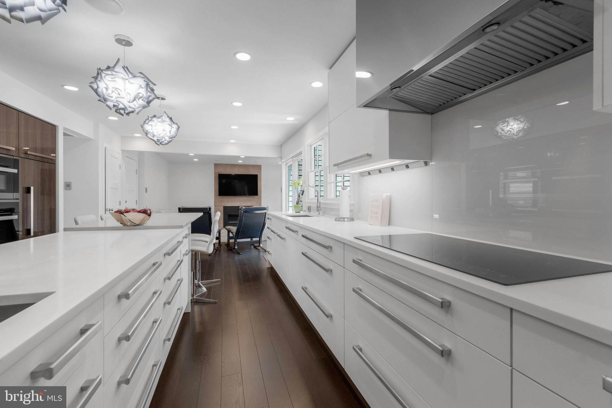 VILLAGE OF RIVER HILL - Residential