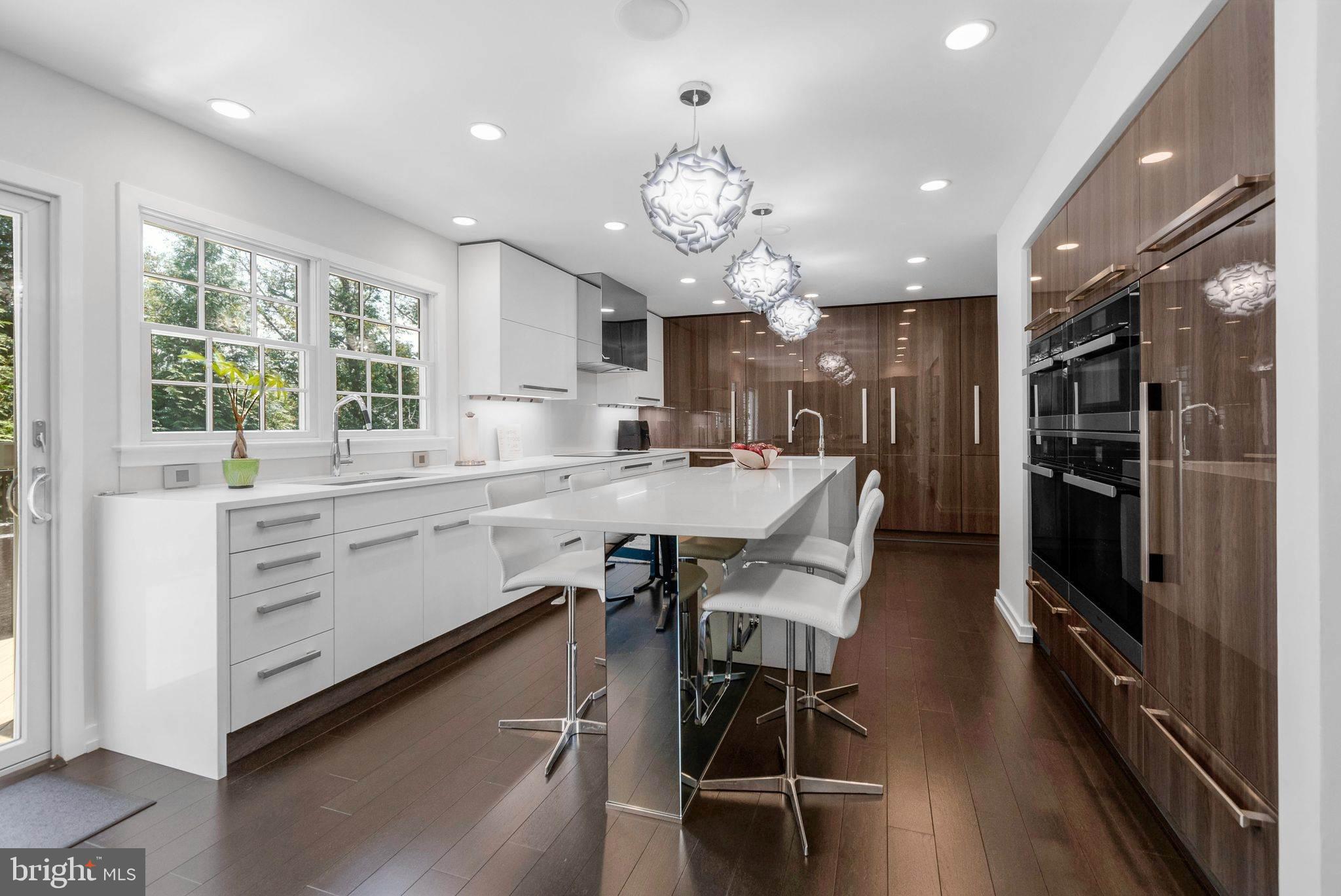 VILLAGE OF RIVER HILL - Residential