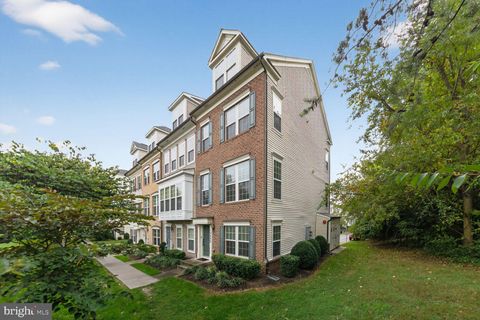 13252 SHAWNEE LANE 204 CLARKSBURG MD 20871