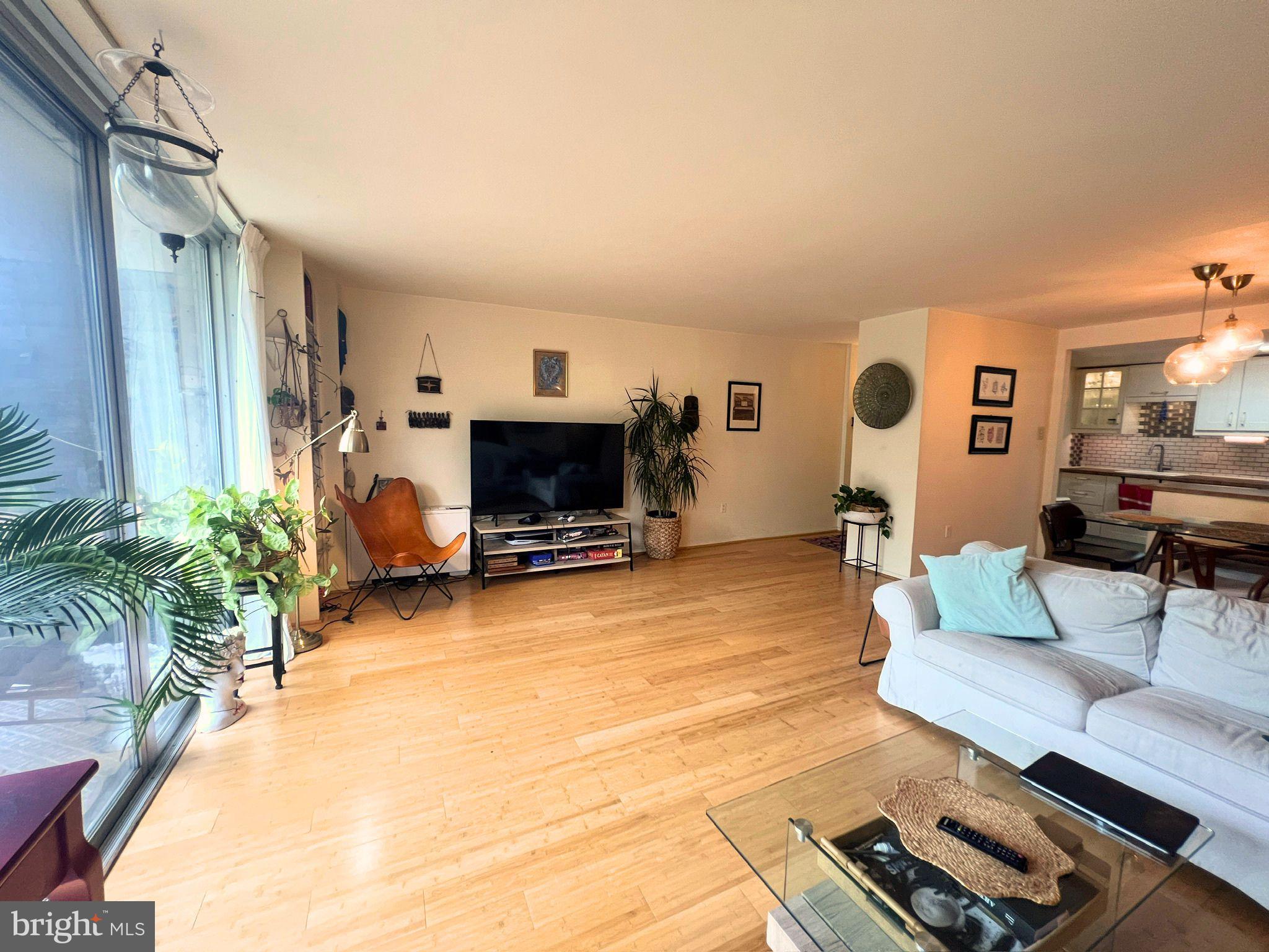 309 FLORENCE AVENUE 206-N
