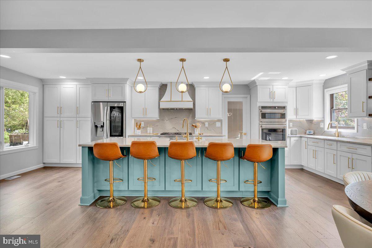 25 TEAK COURT