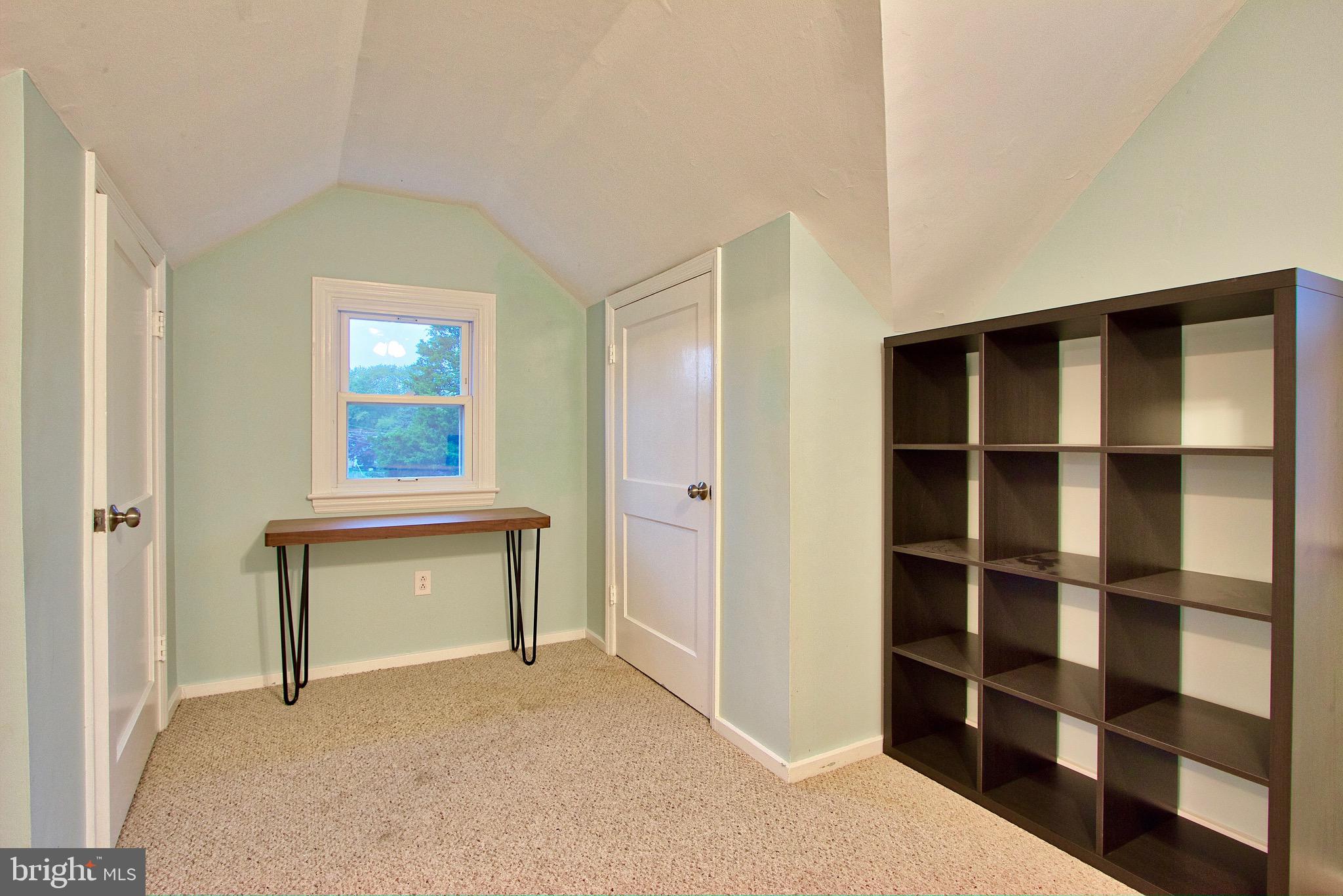 BUCKNELL MANOR - Residential