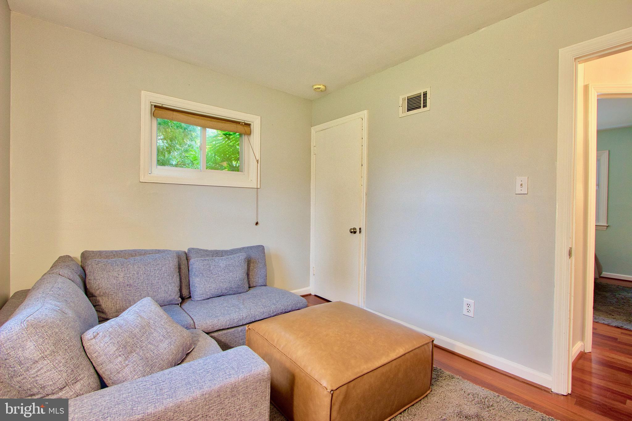 BUCKNELL MANOR - Residential