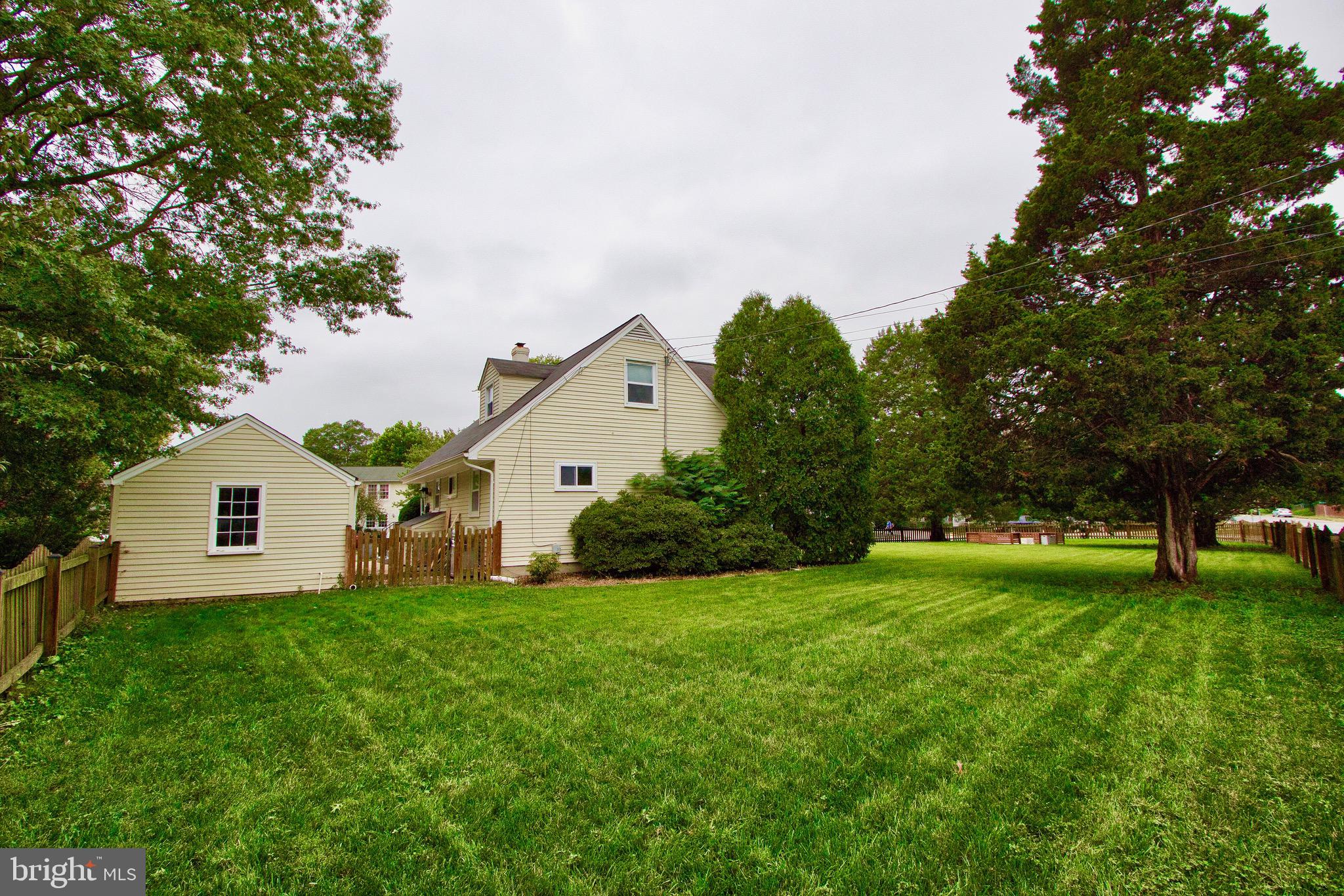 BUCKNELL MANOR - Residential