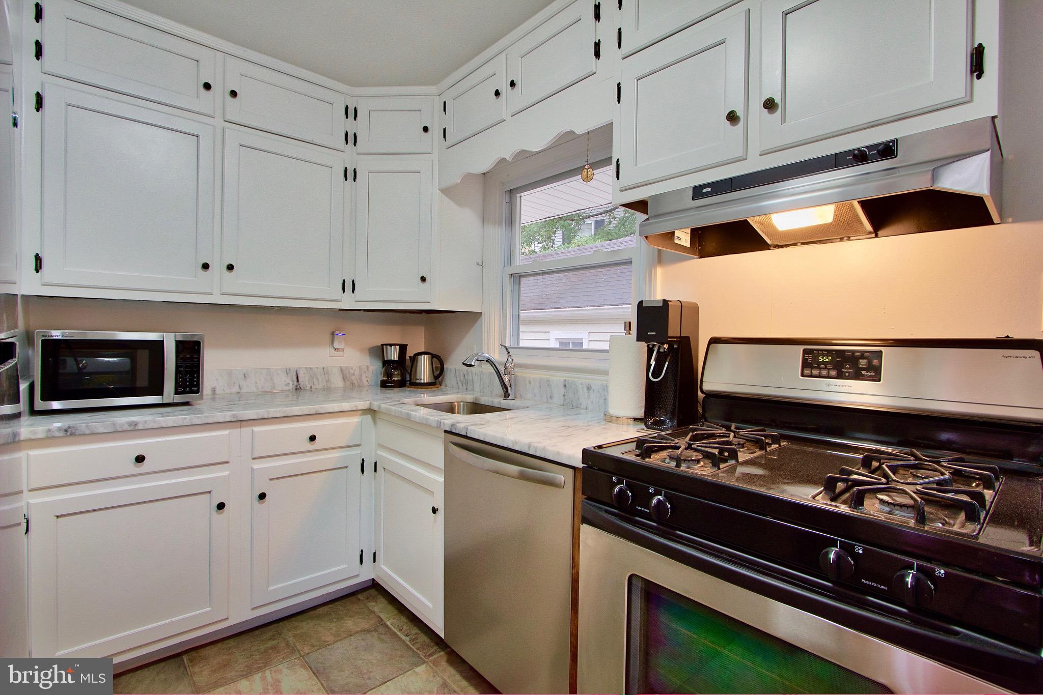 BUCKNELL MANOR - Residential