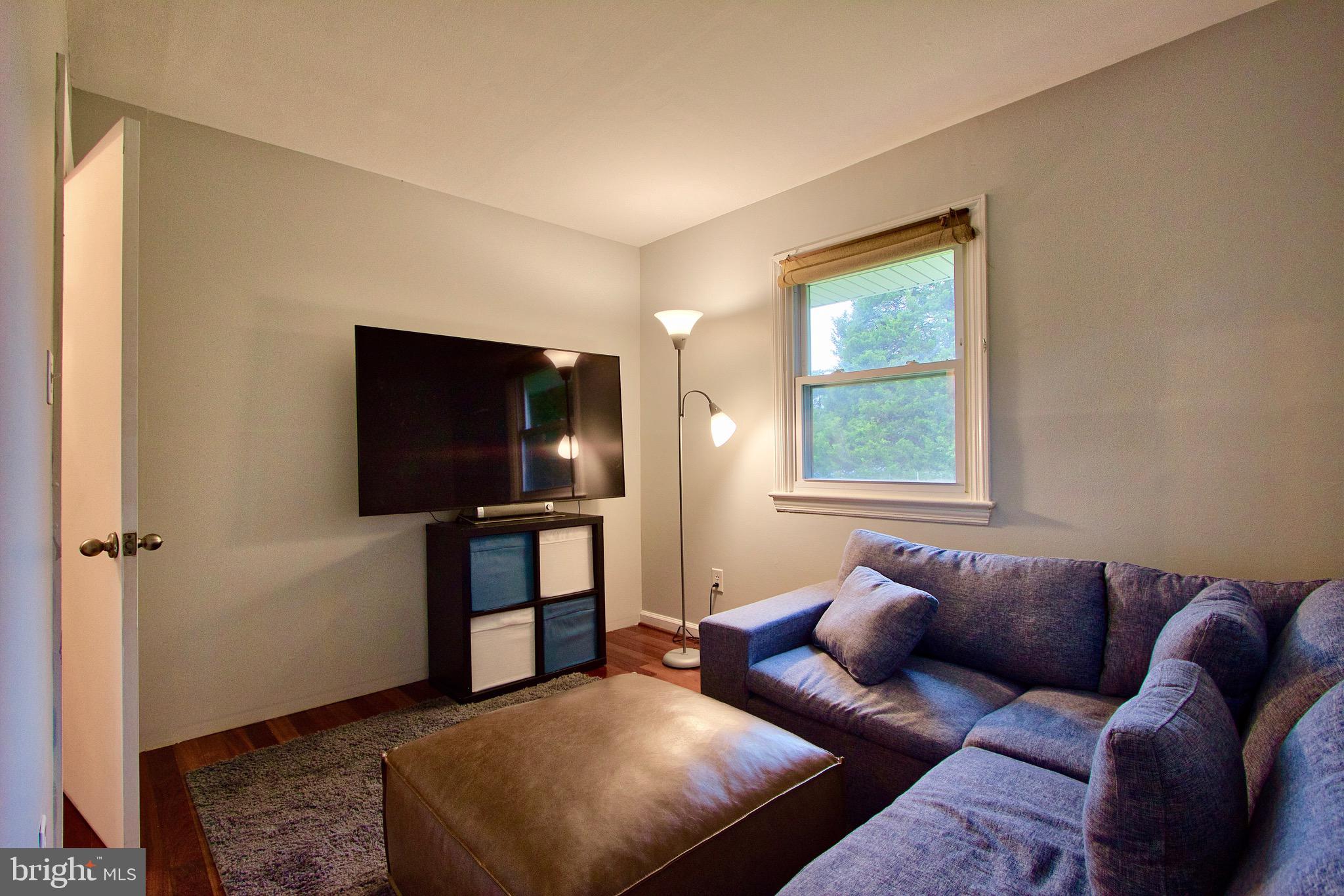 BUCKNELL MANOR - Residential