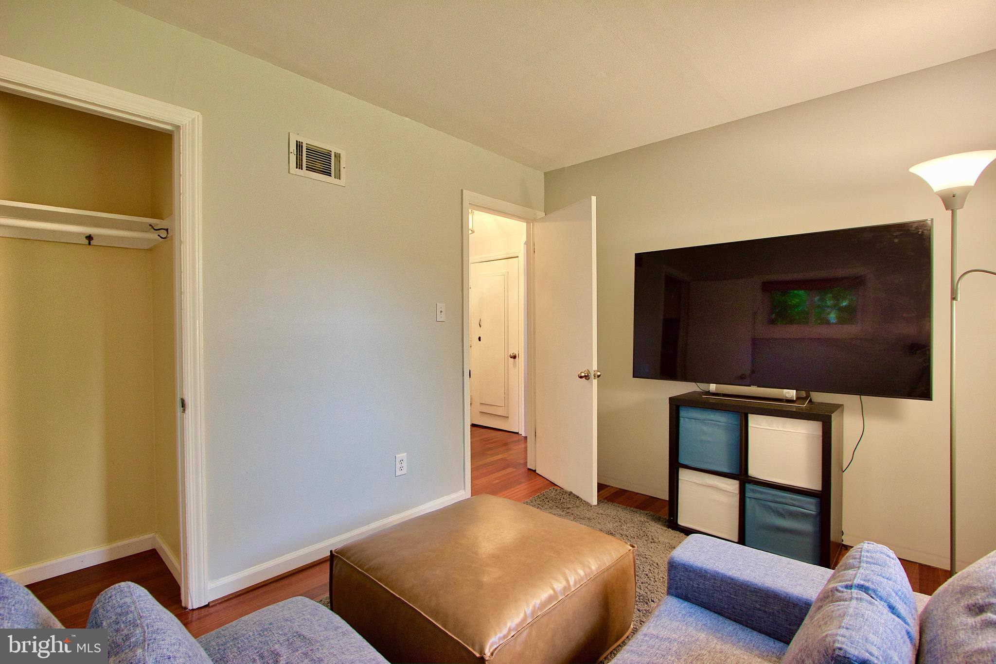 BUCKNELL MANOR - Residential