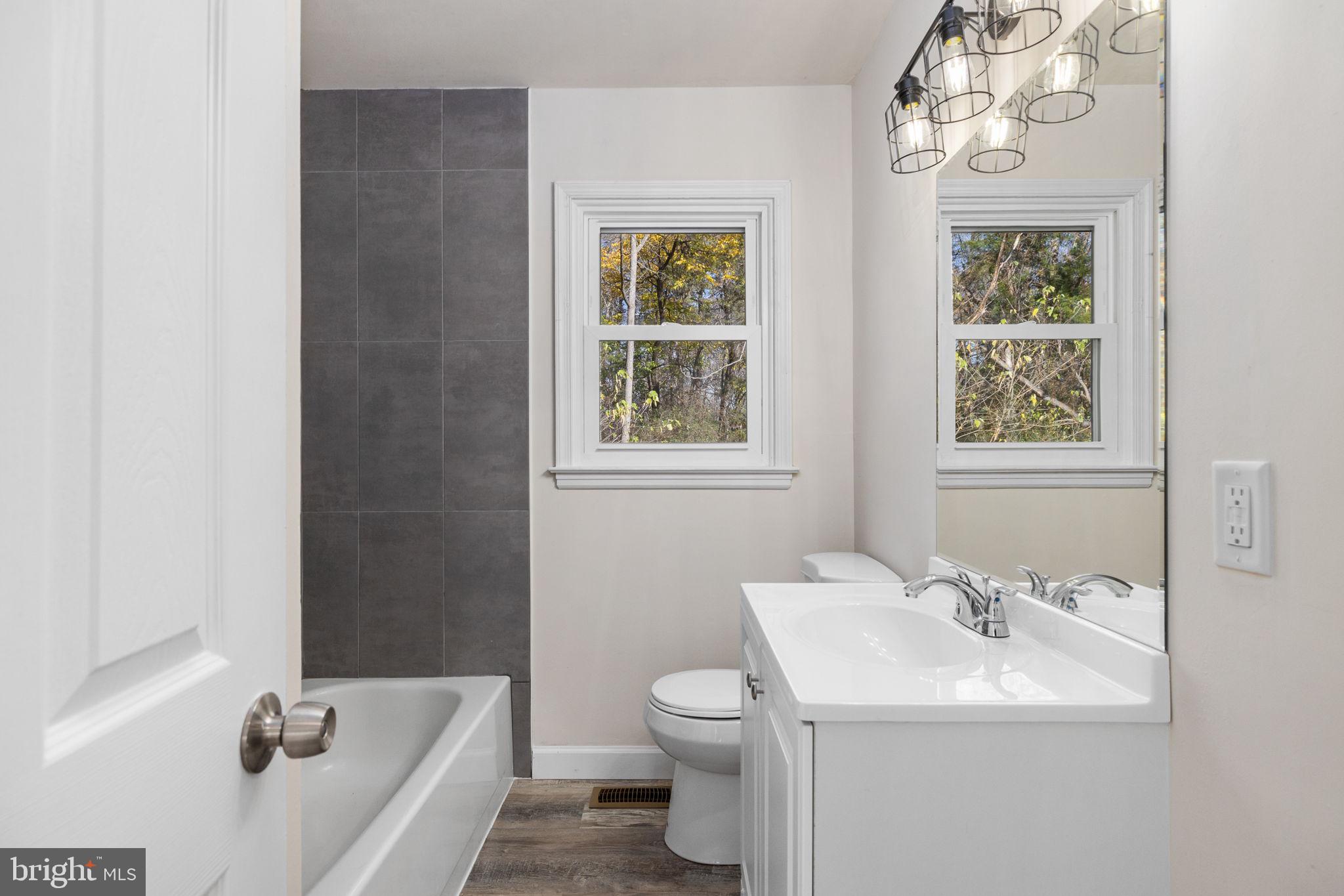 FARMER FAMILY - Residential