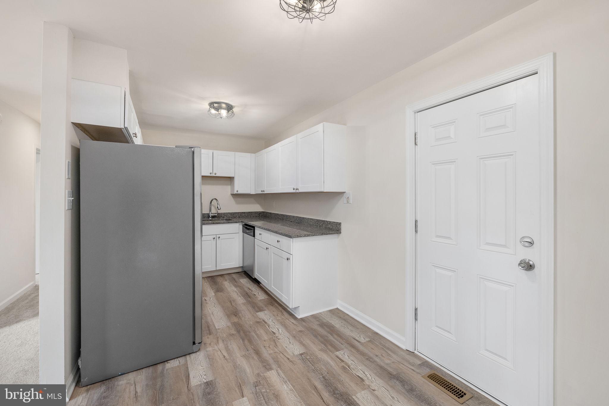 FARMER FAMILY - Residential